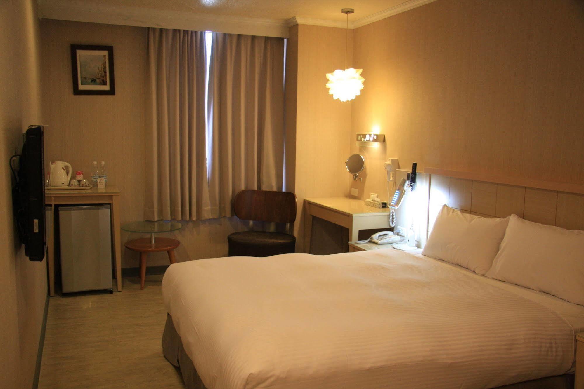 Just Enjoy Business Hotel Tajnan Kültér fotó